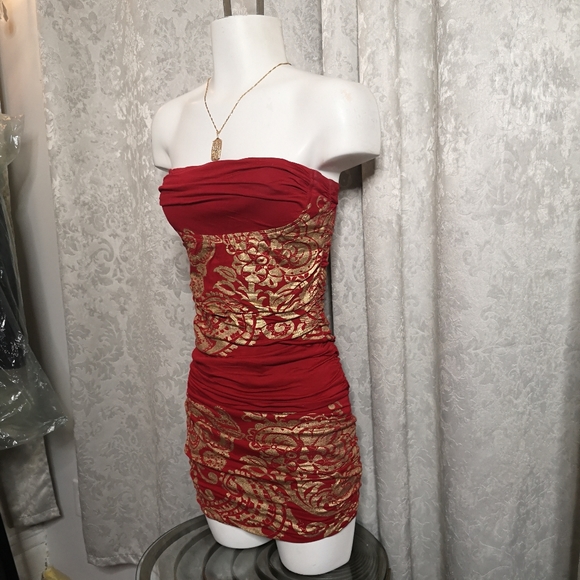 Strapless Red and Gold Ruched 💃 - Picture 3 of 7